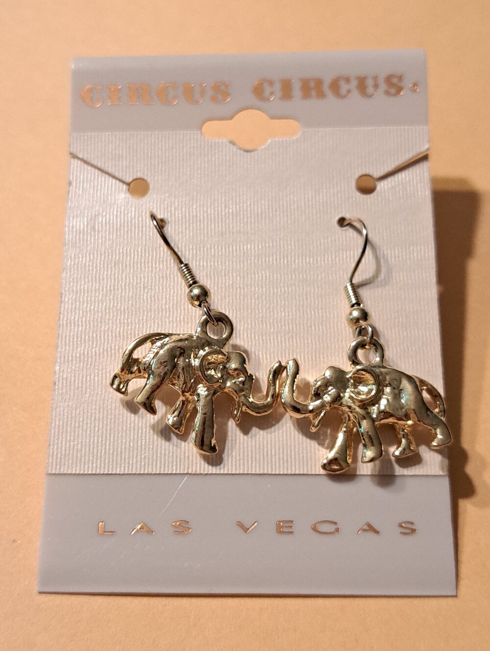 New Circus Circus Las Vegas Gold Tone Elephant Dangle Drop Earrings